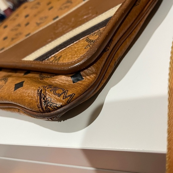 MCM COGNAC VISETOS MESSENGER BAG - Picture 7 of 16
